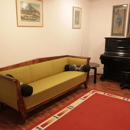 Urkin Piilopirtti Pinsio